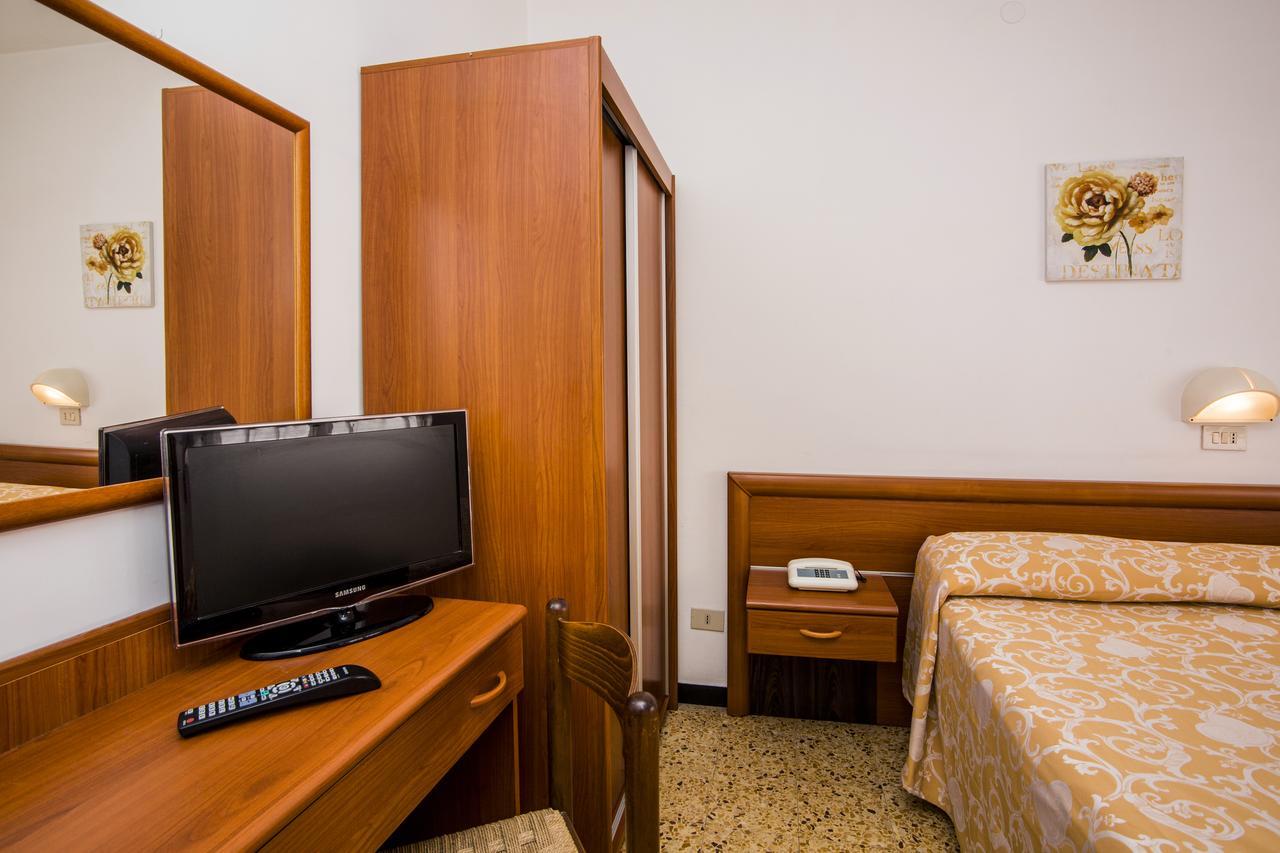 B&B Hotel Costa Azzurra Spotorno Zewnętrze zdjęcie